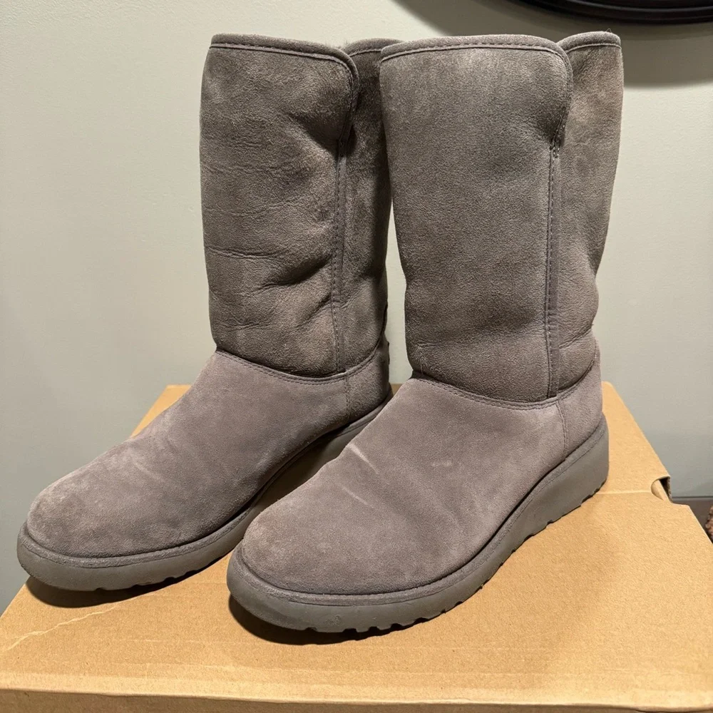 UGG Women's Amie Gray Suede & Fur Boots! Folds down! 7